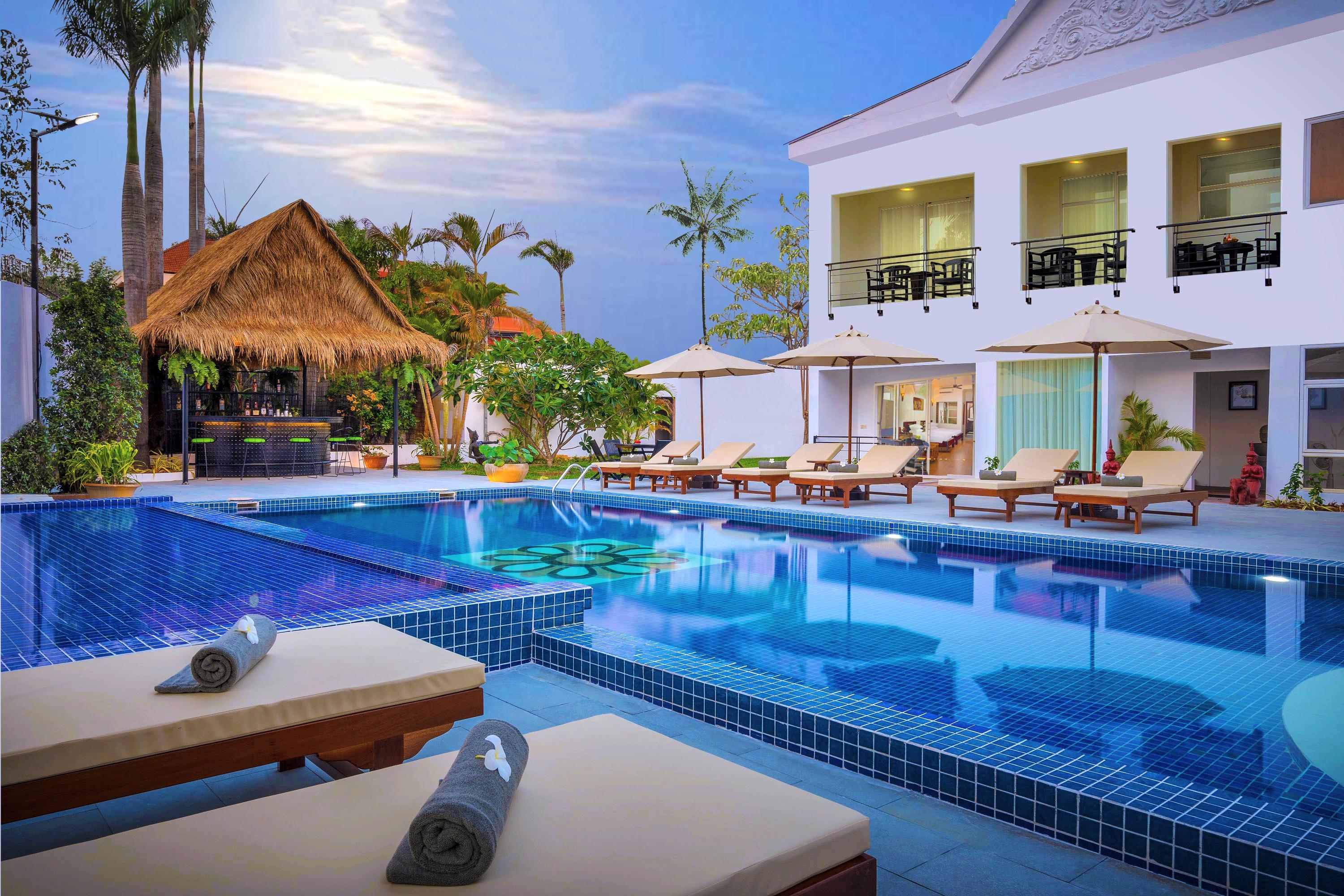 Sala Siem Reap Hotel Εξωτερικό φωτογραφία The pool at the hotel