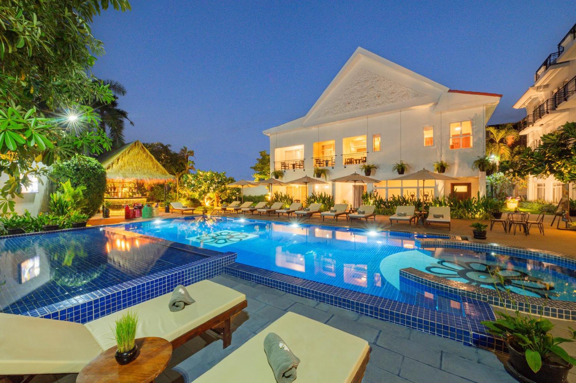 Sala Siem Reap Hotel Εξωτερικό φωτογραφία The hotel's pool
